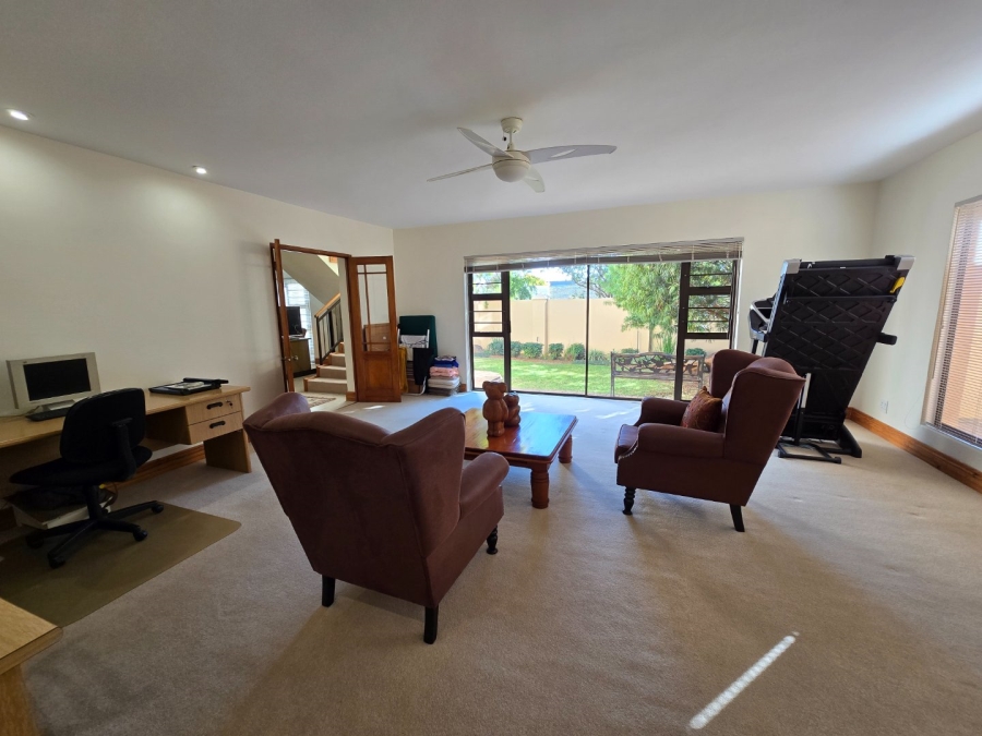 3 Bedroom Property for Sale in Kiepersol Free State